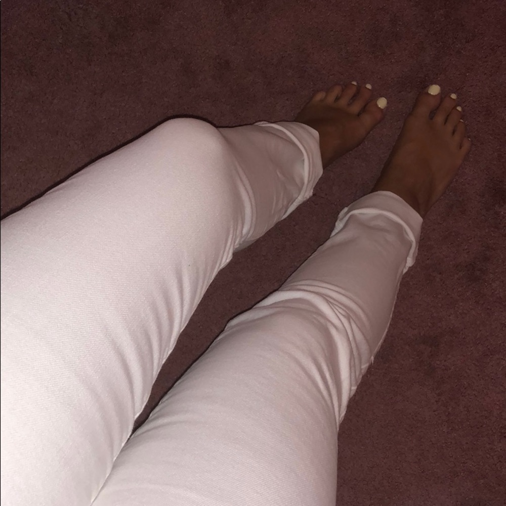 American Eagle low rise white skinny jeans